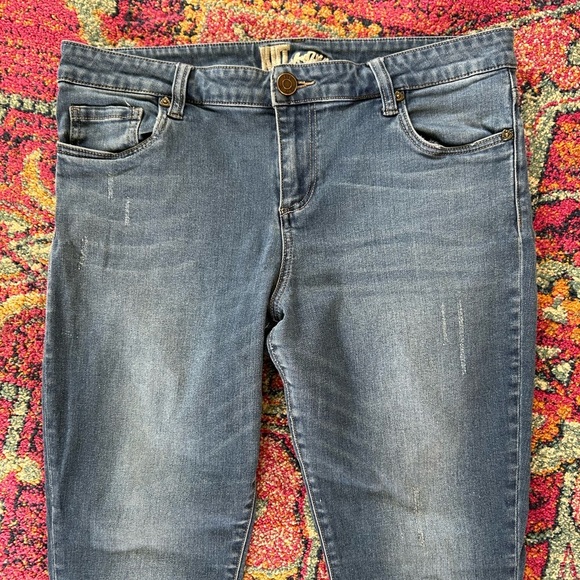 Kut from the Kloth | Women’s medium blue slightly distressed ankle jeans, sz 14 - Picture 8 of 16
